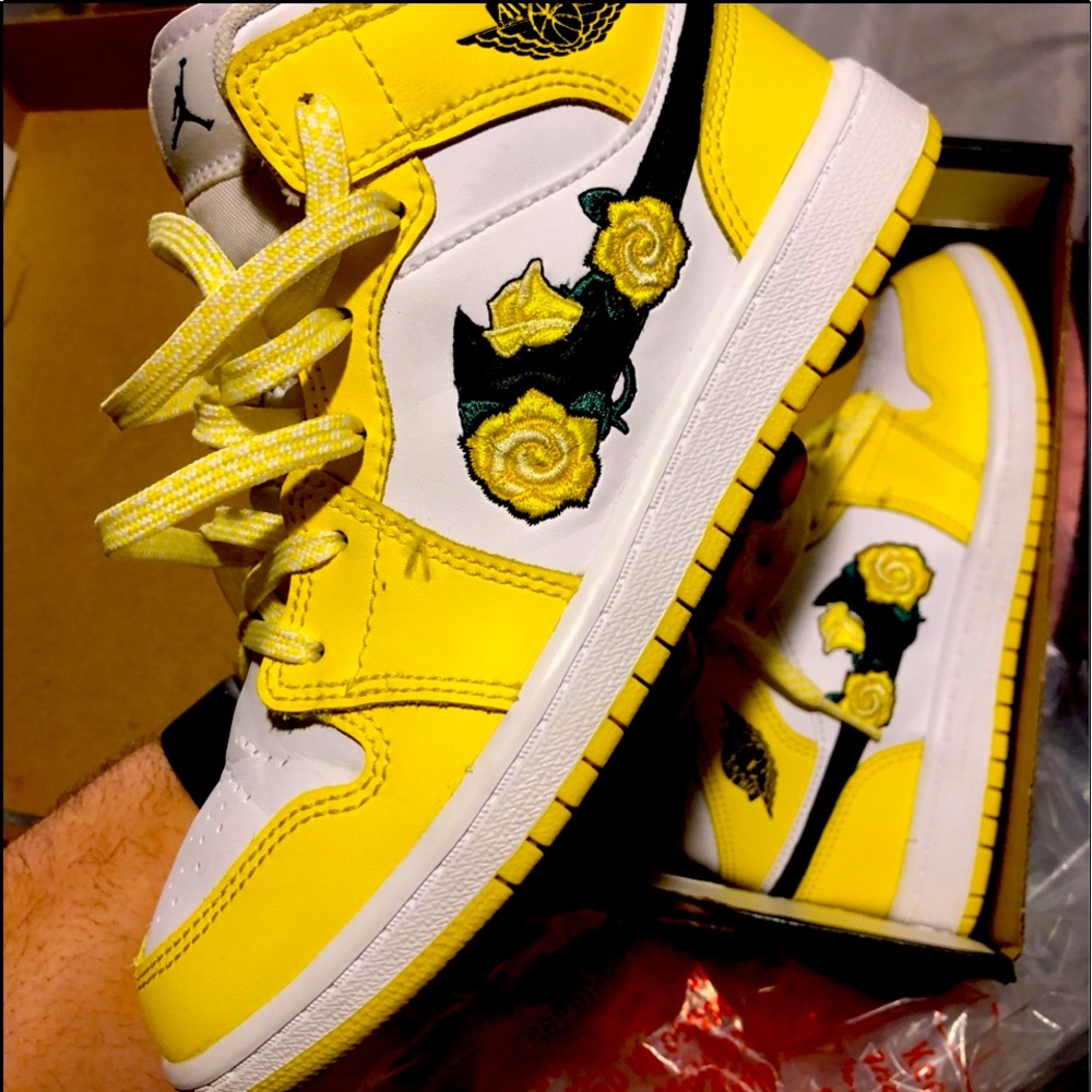 Air Jordan 1 Mid Yellow Rose Patch (Size 3W)